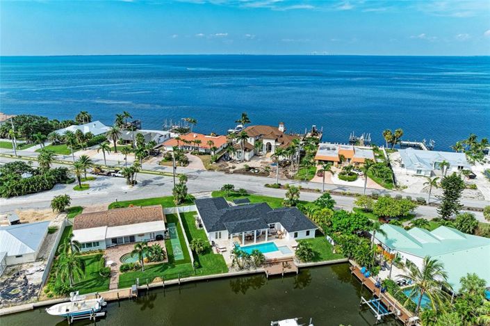 Image No.6-4 Bed Property for sale