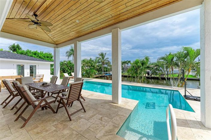 Image No.60-4 Bed Property for sale