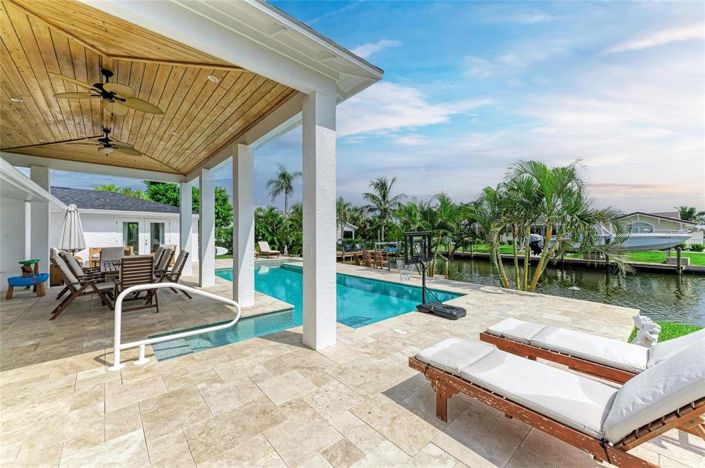 Image No.62-4 Bed Property for sale