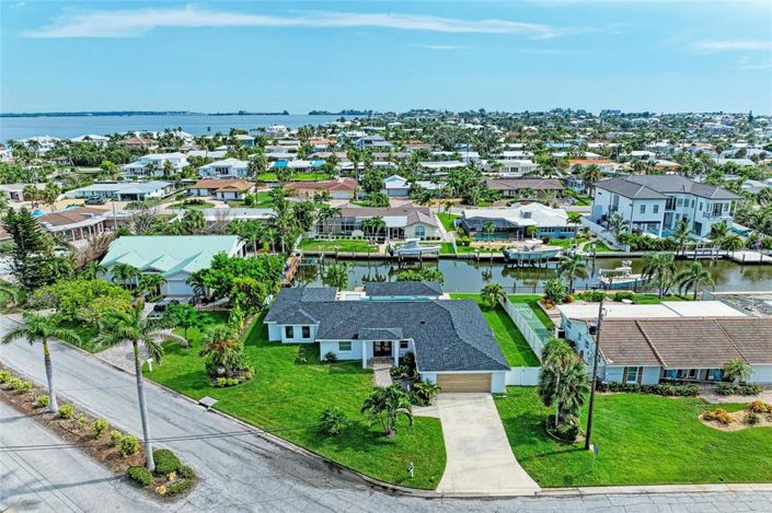 Image No.8-4 Bed Property for sale