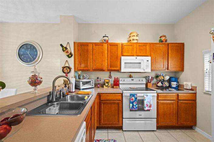 Image No.12-3 Bed Townhouse for sale