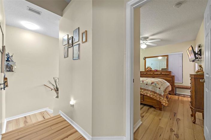 Image No.19-3 Bed Townhouse for sale