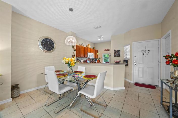 Image No.8-3 Bed Townhouse for sale