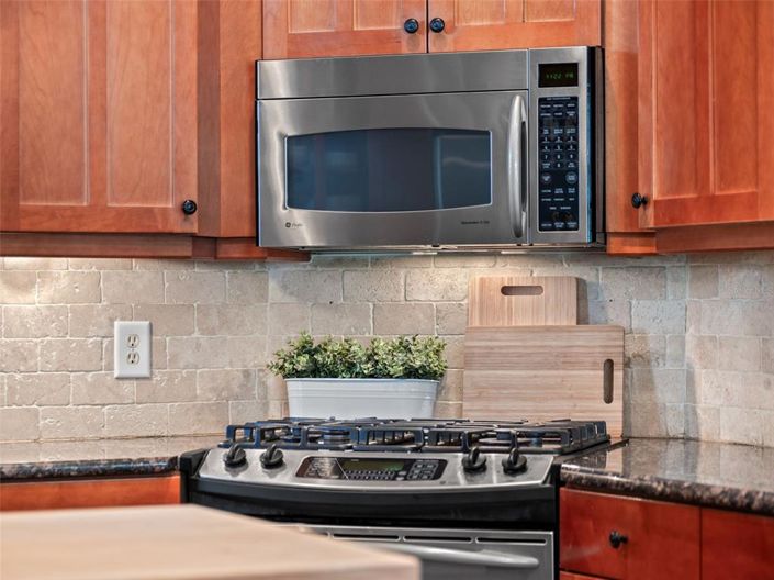 Image No.21-6 Bed Property for sale