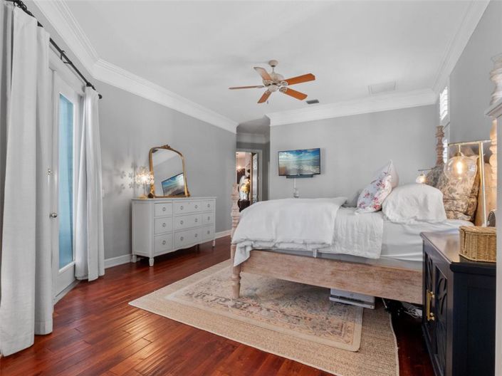 Image No.28-6 Bed Property for sale