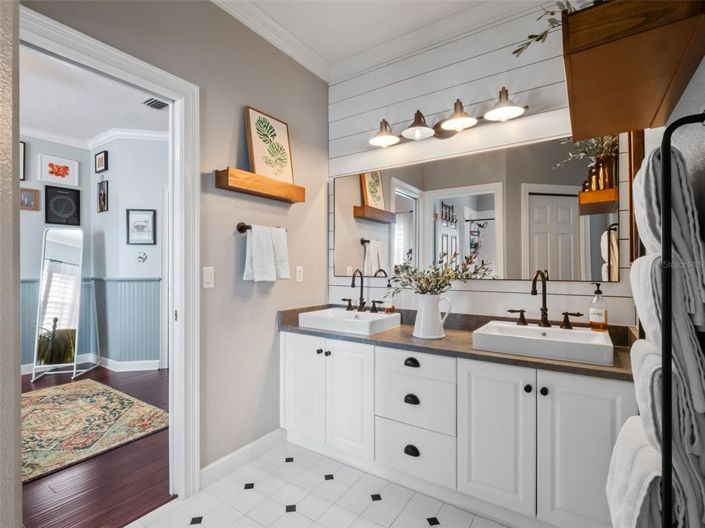 Image No.39-6 Bed Property for sale