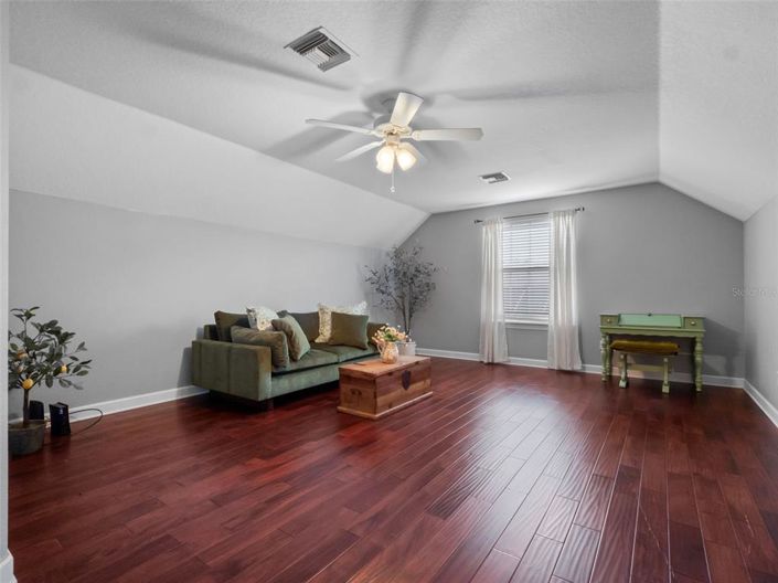 Image No.43-6 Bed Property for sale