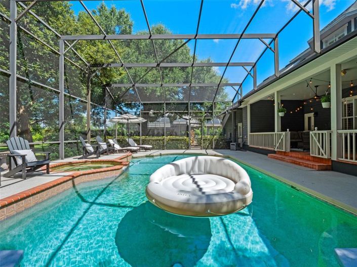 Image No.54-6 Bed Property for sale