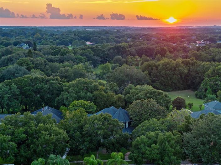 Image No.69-6 Bed Property for sale