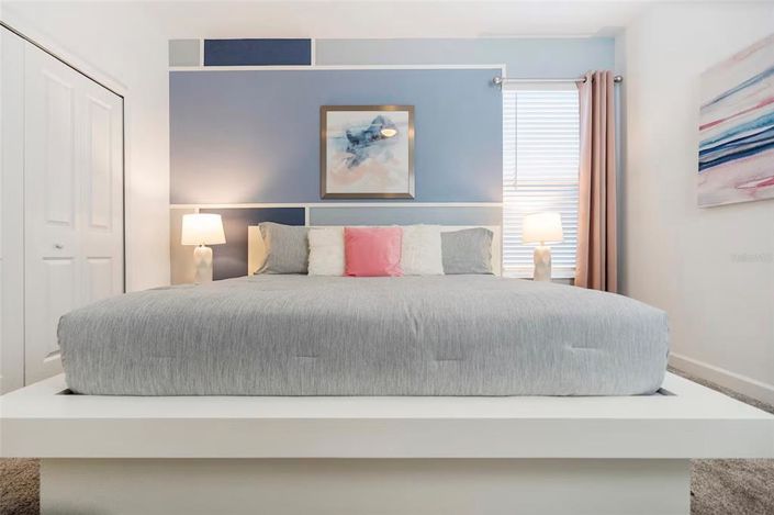 Image No.12-5 Bed Property for sale