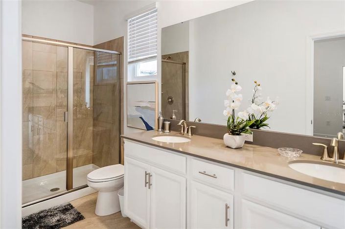 Image No.18-5 Bed Property for sale