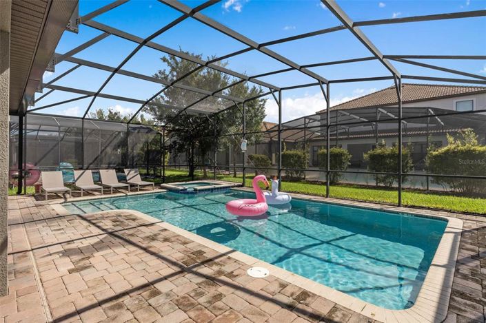 Image No.3-8 Bed Property for sale