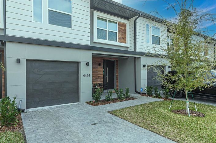 Image No.1-4 Bed Townhouse for sale
