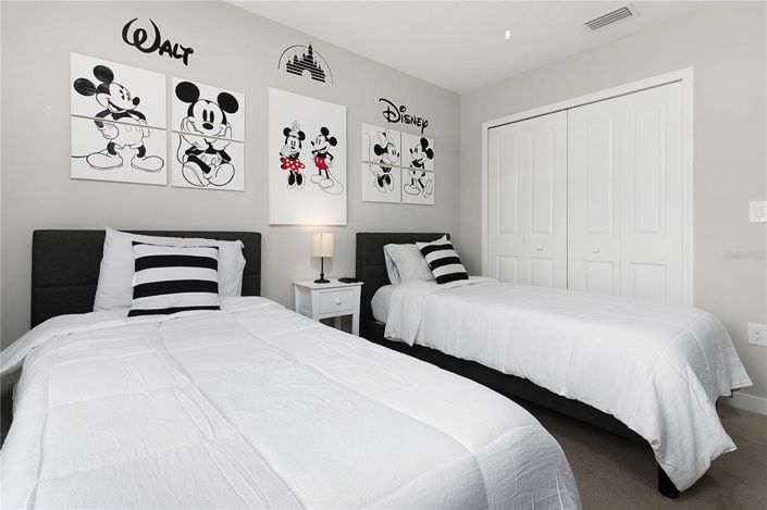 Image No.25-4 Bed Townhouse for sale