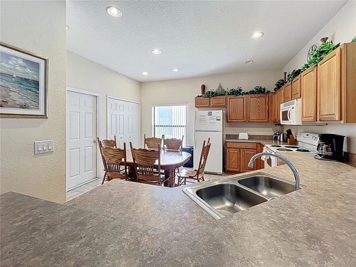 Image No.10-4 Bed Property for sale