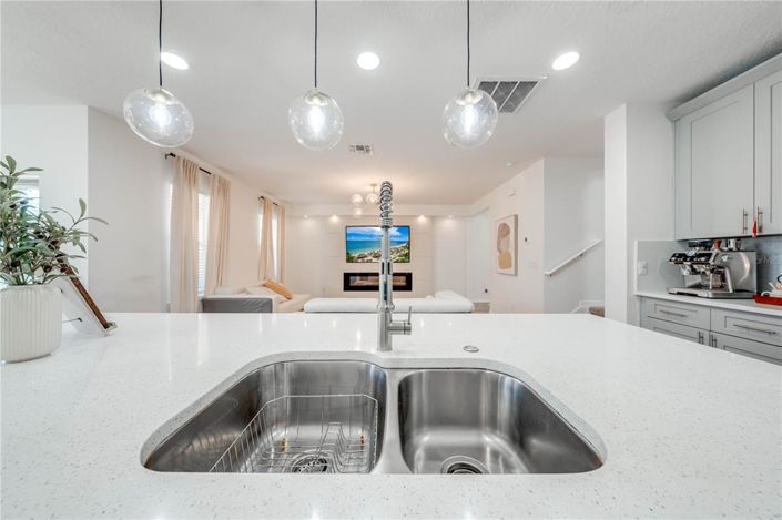 Image No.10-4 Bed Property for sale