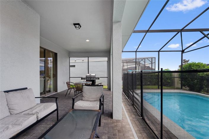 Image No.11-6 Bed Property for sale