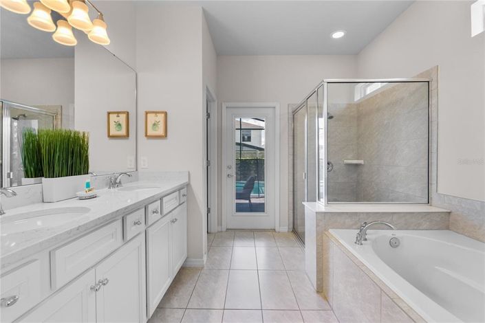 Image No.13-6 Bed Property for sale