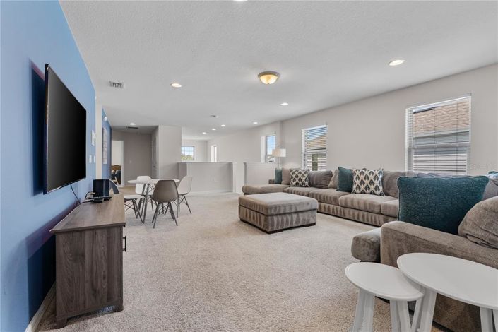 Image No.16-6 Bed Property for sale