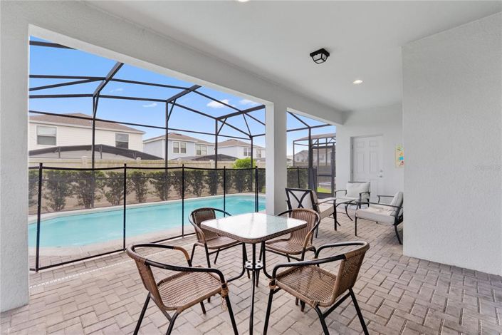 Image No.9-6 Bed Property for sale