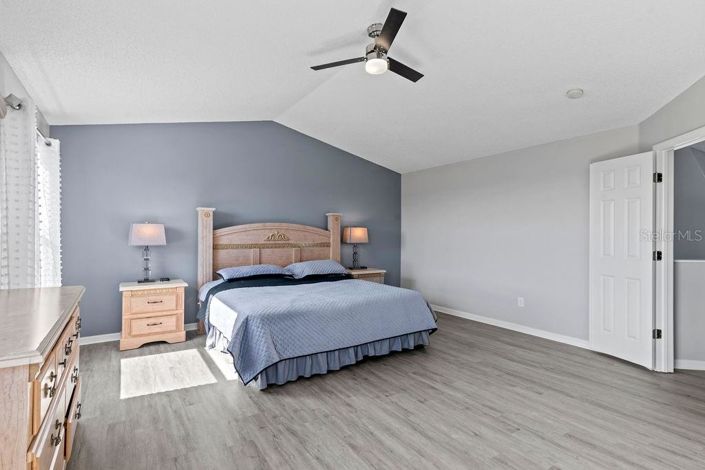 Image No.25-4 Bed Property for sale