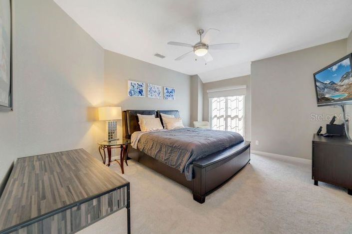 Image No.15-6 Bed Property for sale