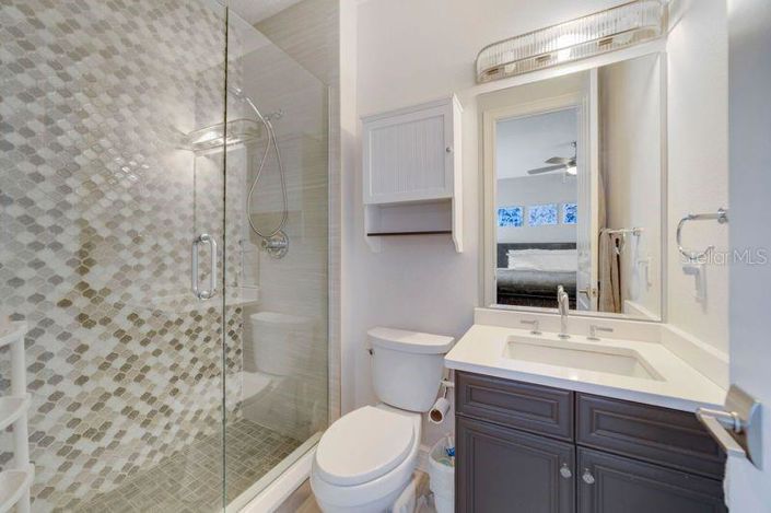 Image No.16-6 Bed Property for sale