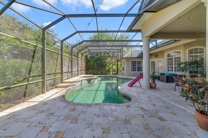 Image No.26-6 Bed Property for sale