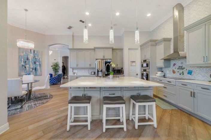 Image No.34-6 Bed Property for sale