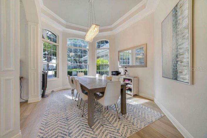 Image No.4-6 Bed Property for sale