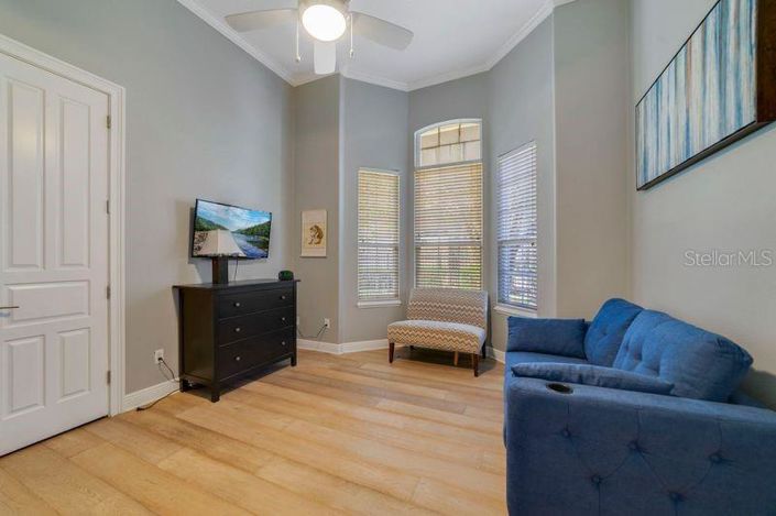 Image No.9-6 Bed Property for sale