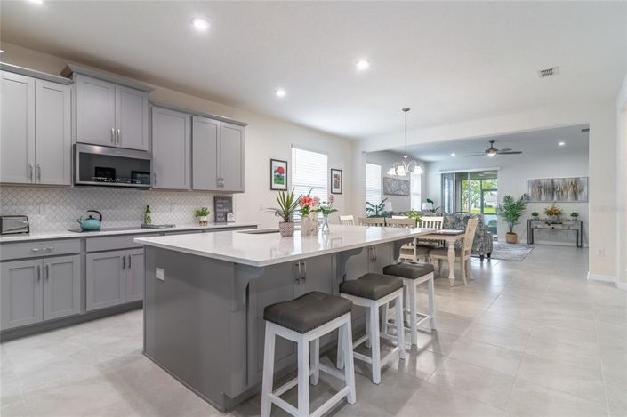 Image No.10-4 Bed Property for sale