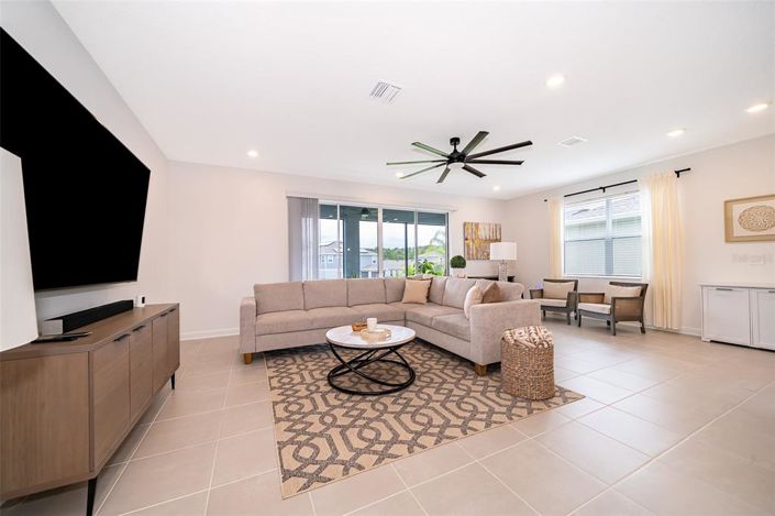 Image No.11-5 Bed Property for sale