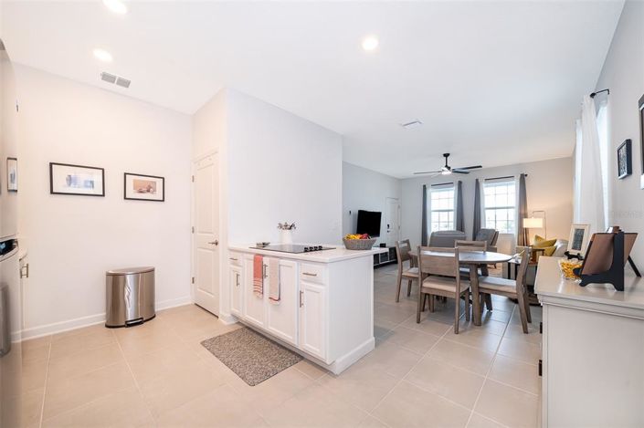 Image No.12-5 Bed Property for sale