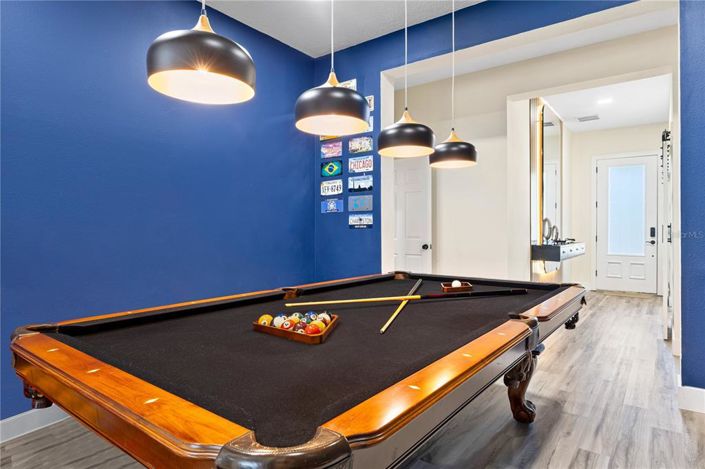 Image No.10-6 Bed Property for sale