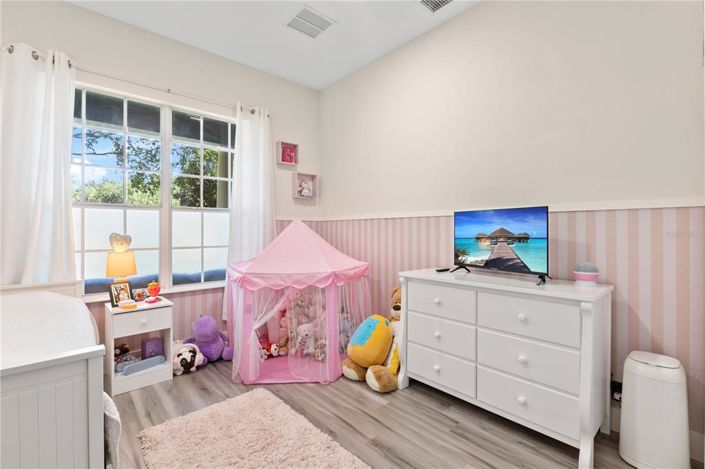 Image No.12-6 Bed Property for sale