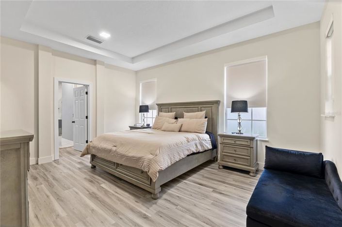 Image No.14-6 Bed Property for sale