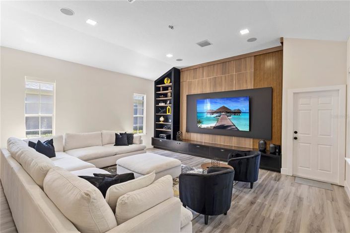 Image No.29-6 Bed Property for sale