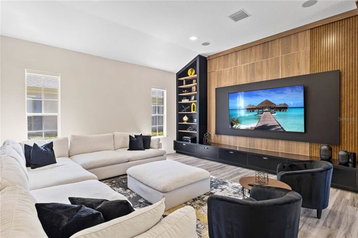 Image No.32-6 Bed Property for sale