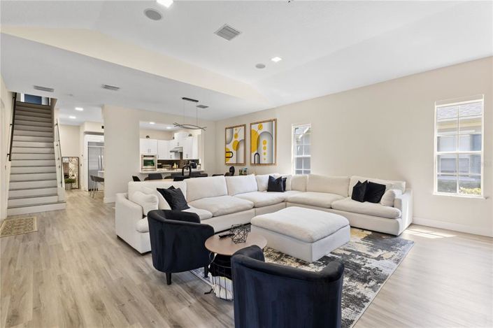 Image No.33-6 Bed Property for sale