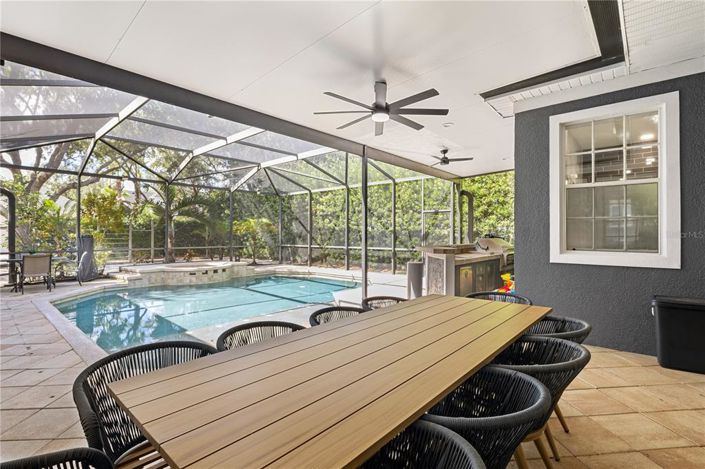 Image No.37-6 Bed Property for sale