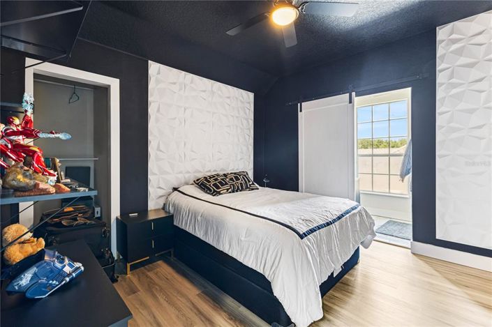 Image No.41-6 Bed Property for sale