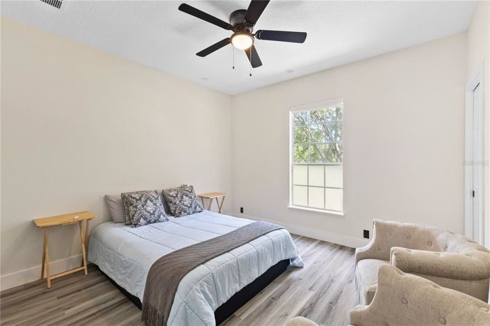 Image No.44-6 Bed Property for sale