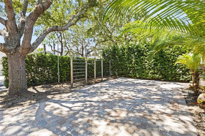 Image No.53-6 Bed Property for sale