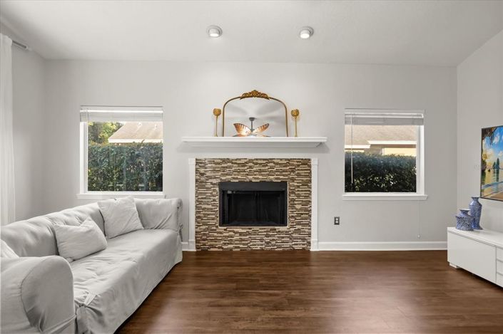 Image No.21-4 Bed Property for sale