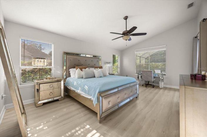 Image No.23-4 Bed Property for sale