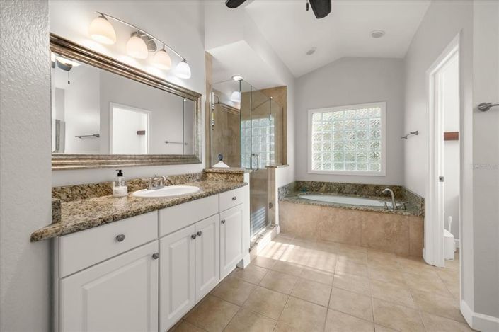 Image No.27-4 Bed Property for sale