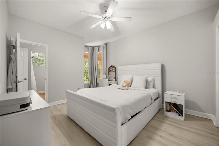 Image No.35-4 Bed Property for sale