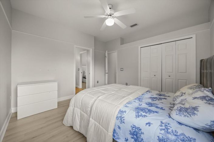 Image No.40-4 Bed Property for sale