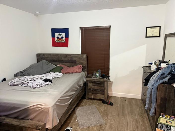 Image No.15-4 Bed Property for sale